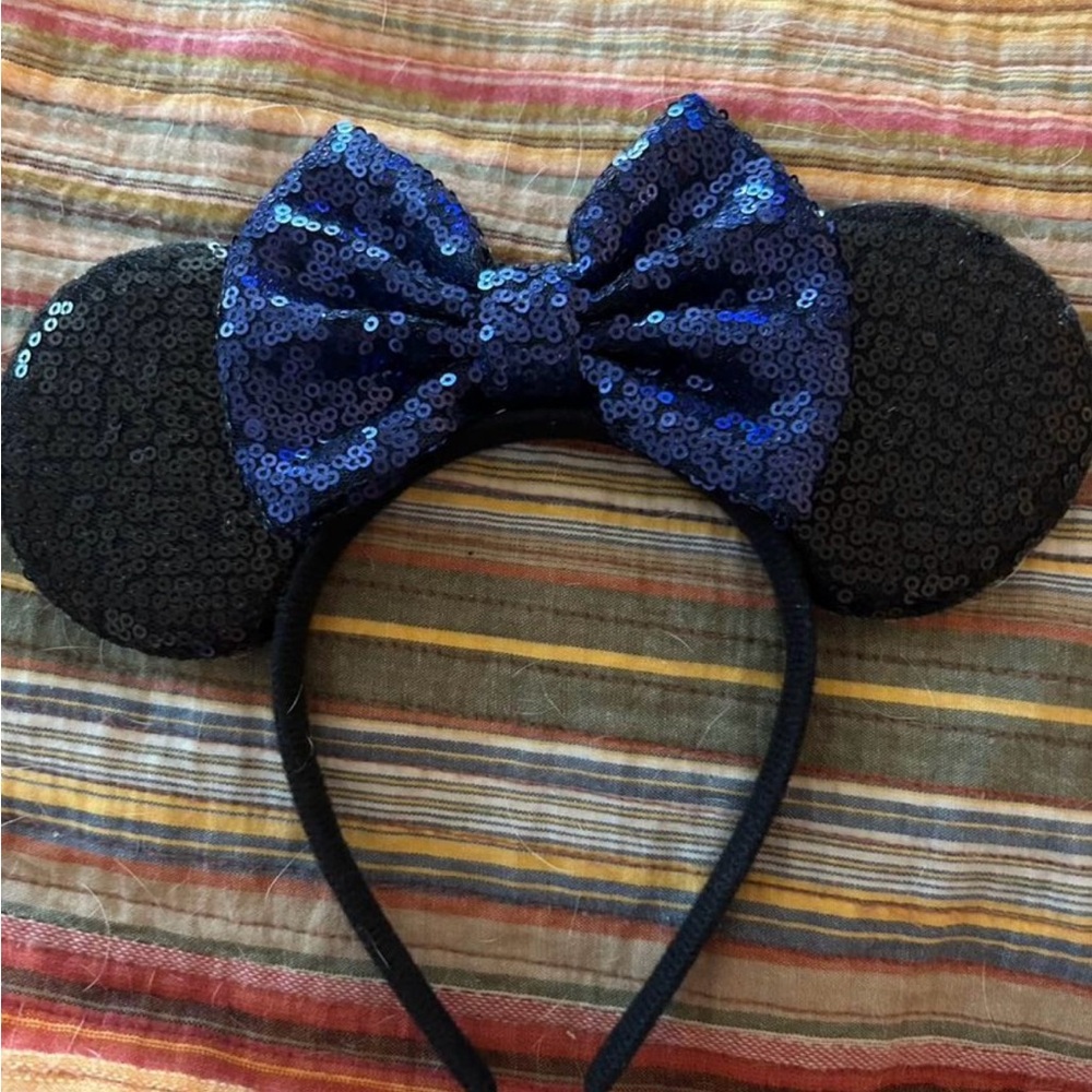 Sparkly Minnie Mouse ears